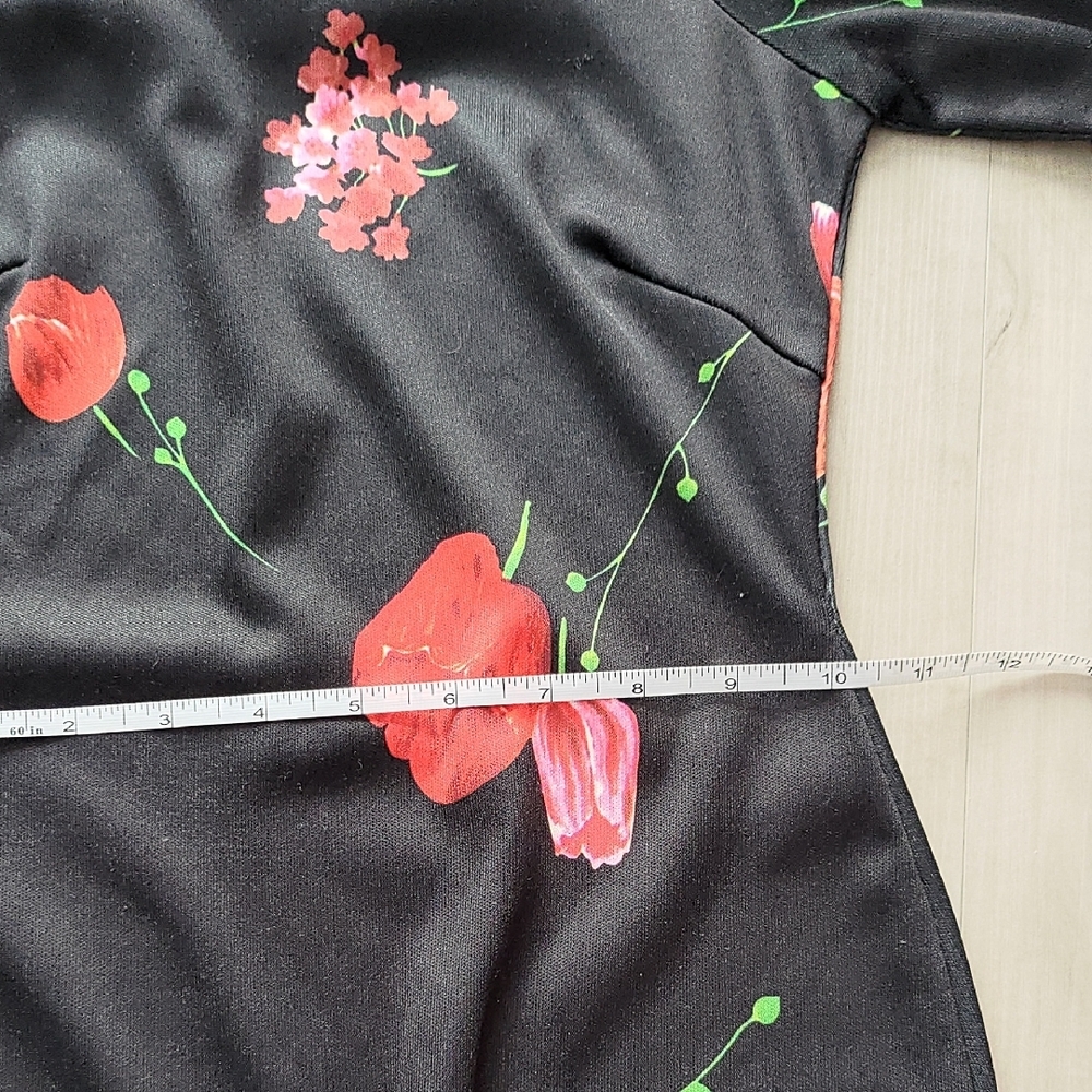 Black and Red Sheath Dress with Mock Neck - Picture 6 of 8